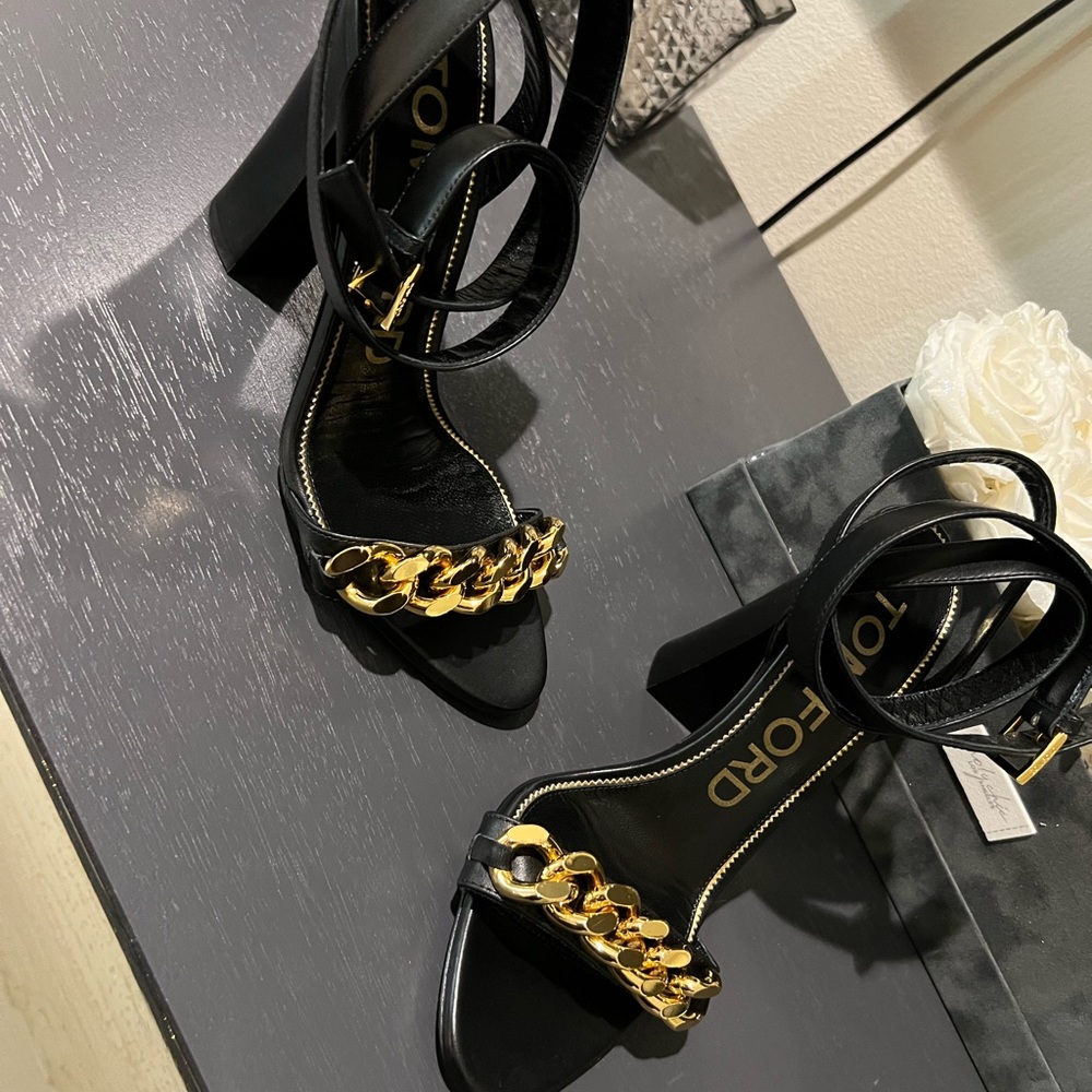 Tom Ford Heels - Smooth Leather Chain Ankle Wrap Sandals - Picture 4 of 8